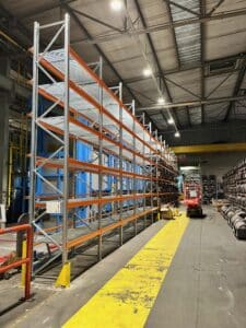 Installation de rayonnage pour stockage vertical dans l’Aveyron